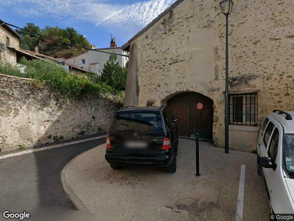 UN ENSEMBLE DE TERRAINS