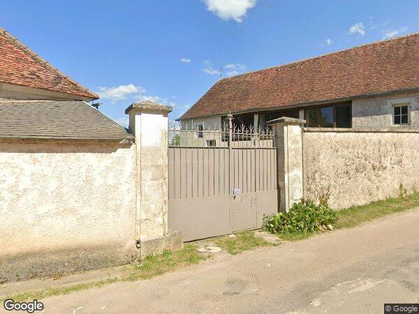 UNE MAISON