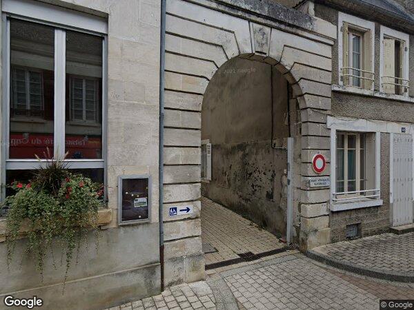 UNE MAISON