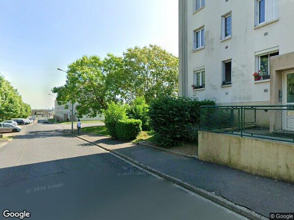 UN APPARTEMENT DE TYPE F4