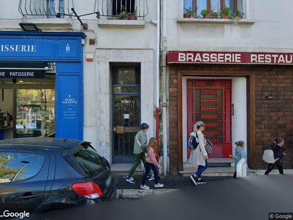 UN APPARTEMENT DE TYPE 4