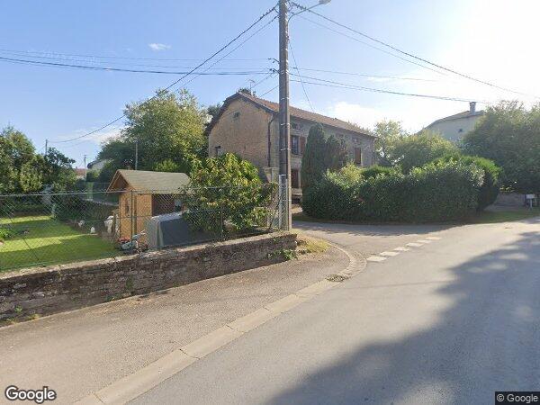 UNE MAISON D'HABITATION ET SES DÉPENDANCES