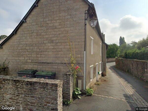 UNE MAISON À USAGE D'HABITATION