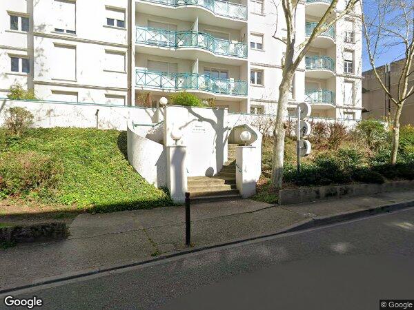 UN APPARTEMENT
