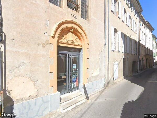 UN ENSEMBLE IMMOBILIER