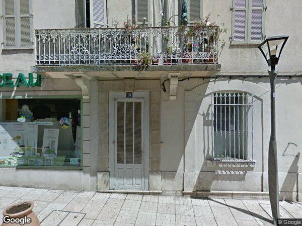 UN APPARTEMENT