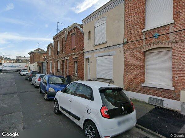UNE MAISON À USAGE D'HABITATION
