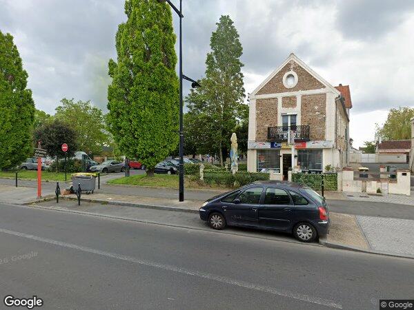 UN APPARTEMENT ET UNE PLACE DE PARKING