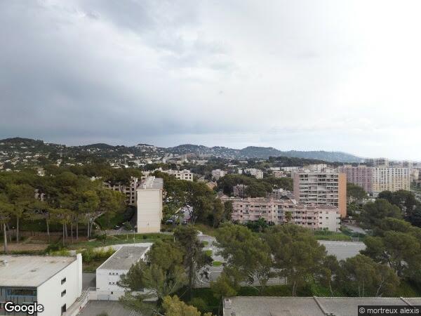 UN APPARTEMENT