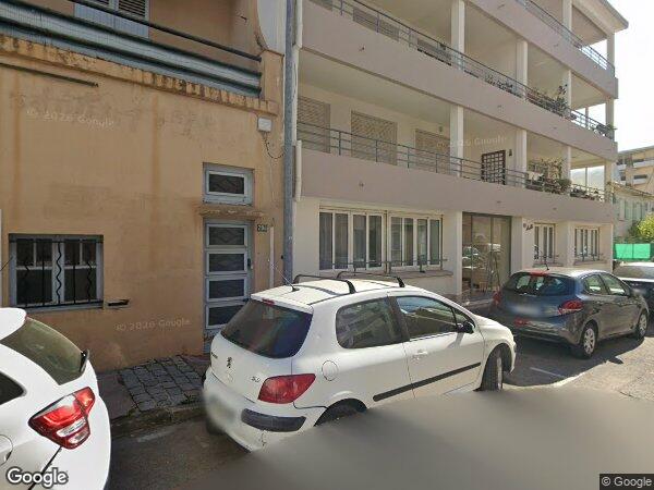 UNE MAISON MITOYENNE