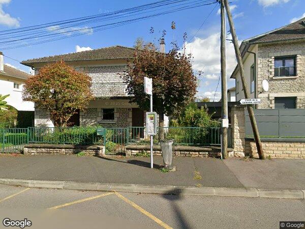 UNE MAISON À USAGE D'HABITATION