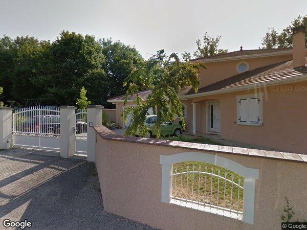 UNE MAISON À USAGE D'HABITATION