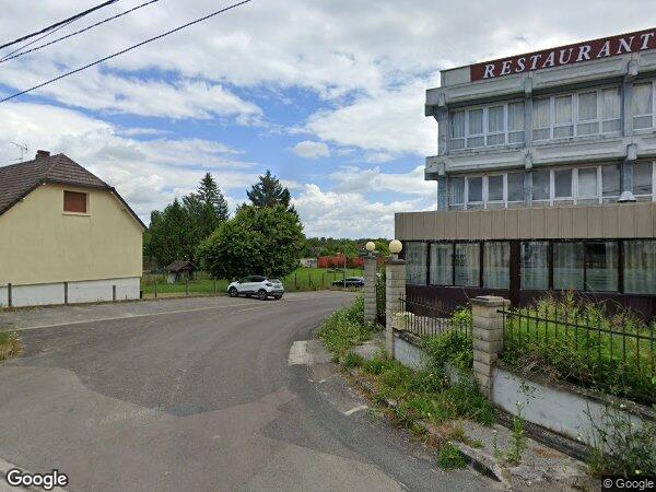 UN ENSEMBLE IMMOBILIER À USAGE INDUSTRIEL