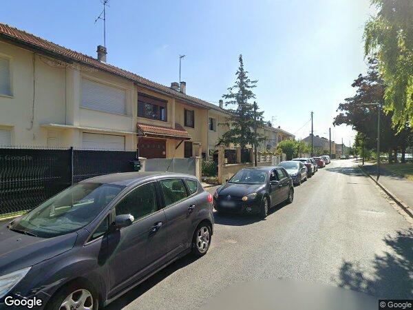 UNE MAISON D'HABITATION