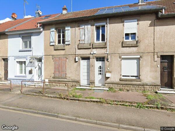 UNE MAISON D'HABITATION