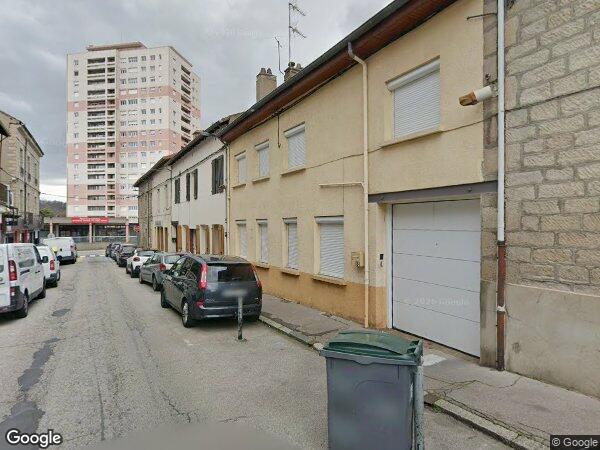 UN APPARTEMENT ET UNE CAVE