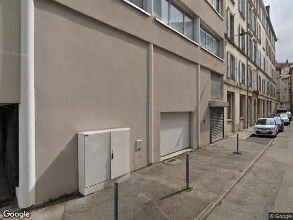 UN APPARTEMENT ET UNE CAVE