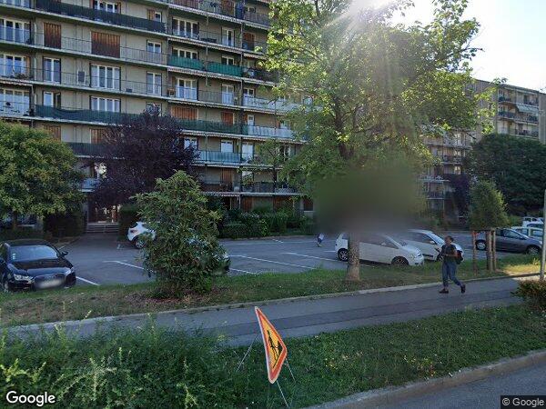 UN APPARTEMENT ET UN GARAGE