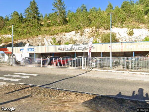 UNE MAISON EN PIERRE COMPRENANT DEUX LOGEMENTS
