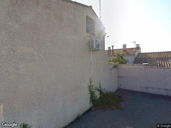 UNE MAISON D'HABITATION