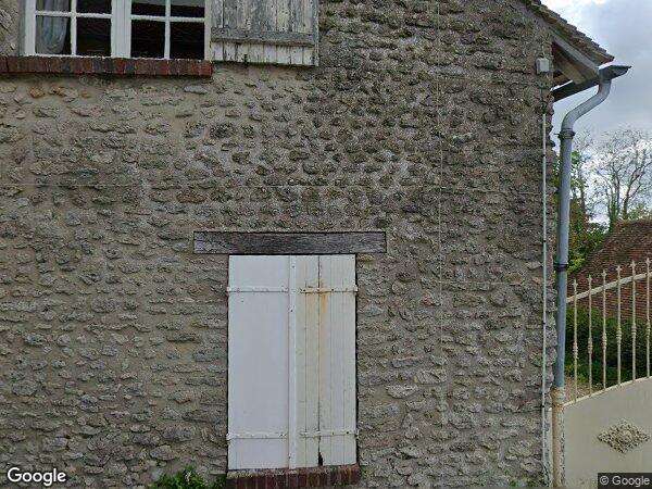 UN APPARTEMENT AVEC UNE CAVE