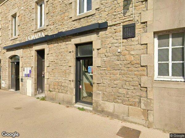 UN APPARTEMENT ET UNE PLACE DE PARKING
