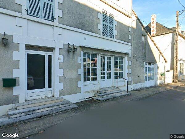 UN CAFÉ-BAR-HOTEL & PARKING