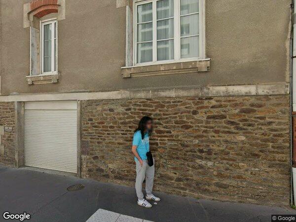 UN APPARTEMENT DE TYPE 2 ET UNE CAVE 