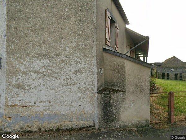 UNE MAISON D'HABITATION