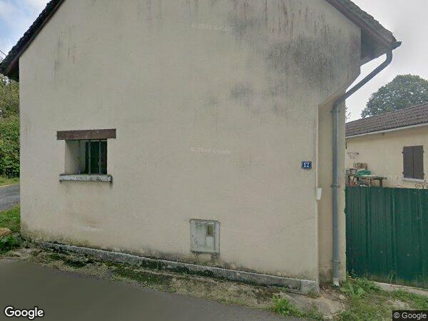 UNE MAISON D'HABITATION AVEC DEPENDANCES