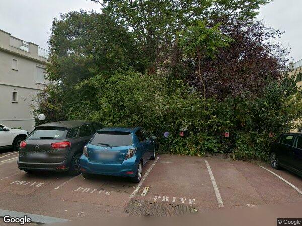 UNE PIÈCE