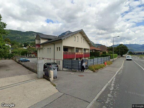 UNE MAISON