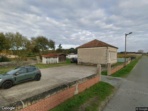 UN ENSEMBLE IMMOBILIER À USAGE D'HABITATION ET D'EXPLOITATION AGRICOLE