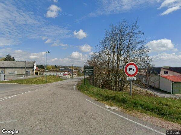 UN BATIMENT INDUSTRIEL A USAGE DE TRANSPORTS