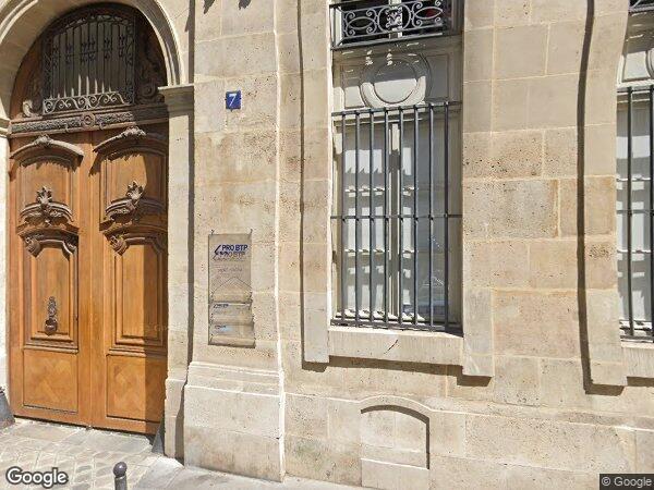 UN APPARTEMENT