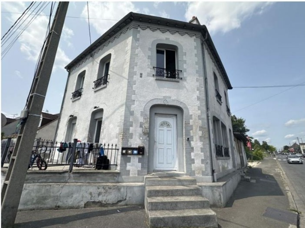 UN APPARTEMENT