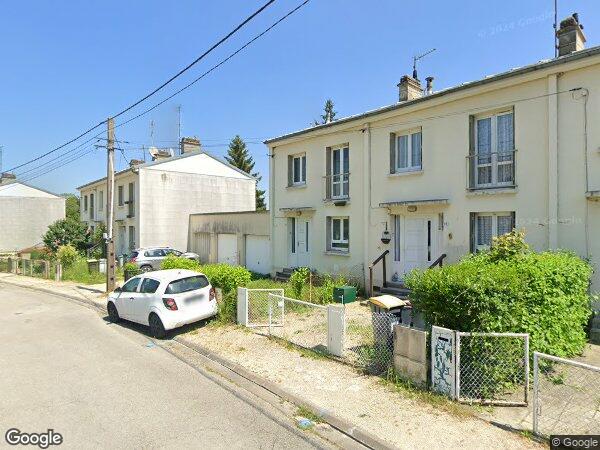UNE MAISON D'HABITATION