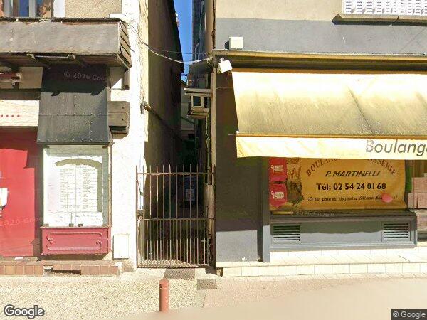 UN IMMEUBLE