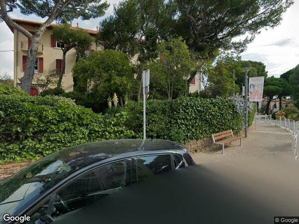 UN APPARTEMENT DE TYPE STUDIO