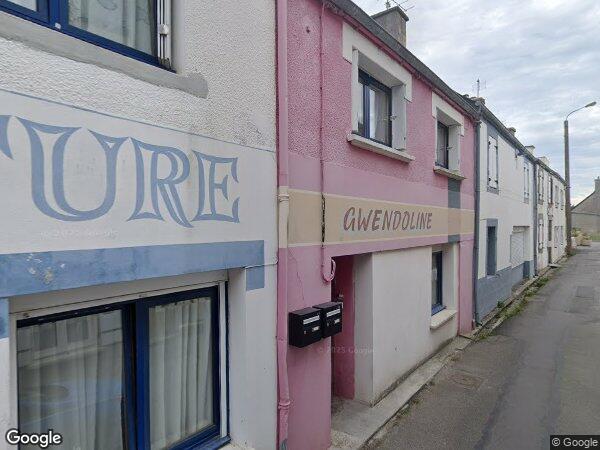 UNE MAISON D'HABITATION