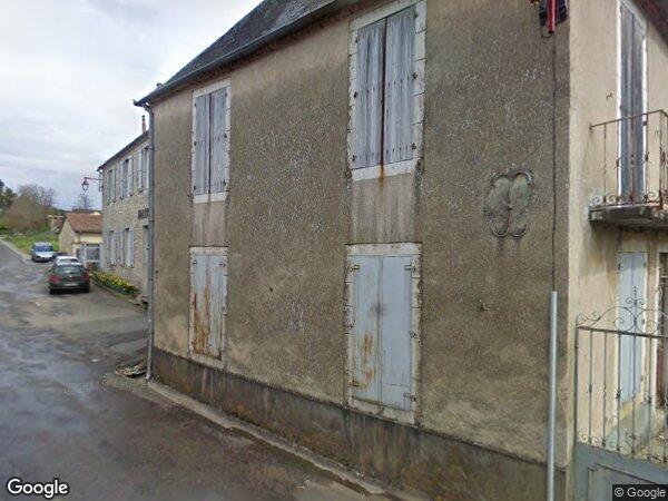 UNE MAISON D'HABITATION, UNE GRANGE ET DEUX PARCELLES