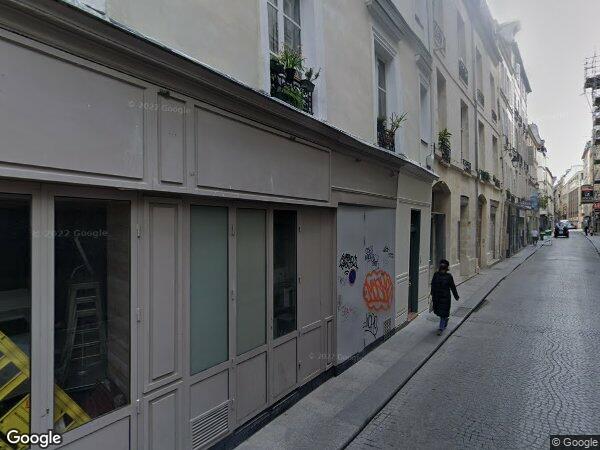 UN LOCAL À USAGE D'HABITATION