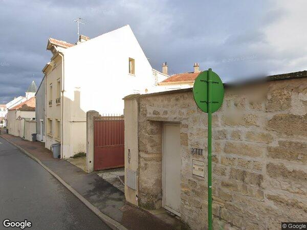 UNE MAISON D'HABITATION