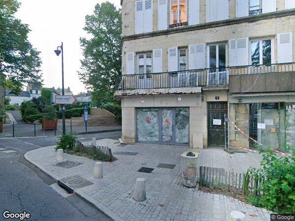UN IMMEUBLE