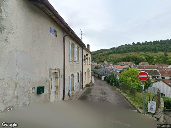 UNE MAISON À USAGE D'HABITATION