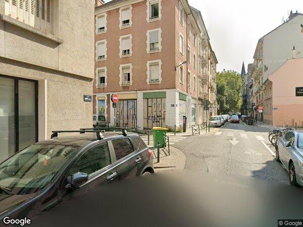 UN APPARTEMENT