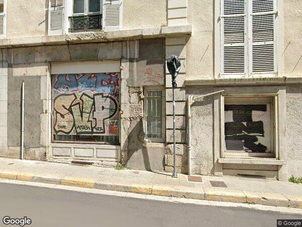 UN APPARTEMENT