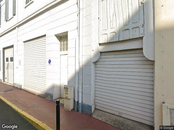 UN APPARTEMENT