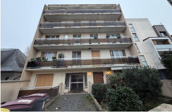 UN APPARTEMENT