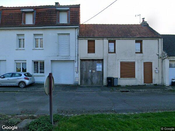 UNE MAISON À USAGE D'HABITATION